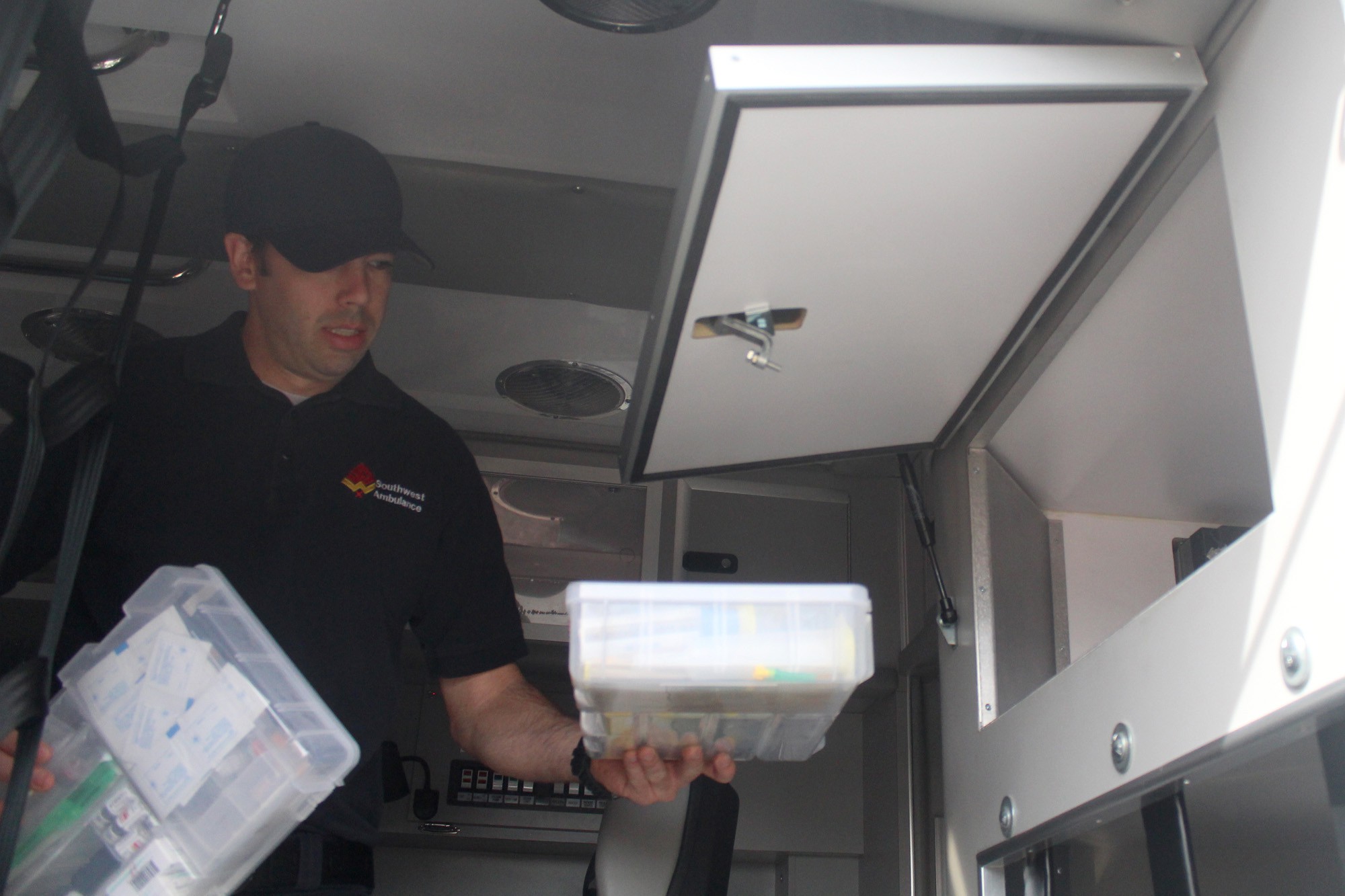 To check heat, ambulances add climate-controlled drug boxes – Cronkite News2000 x 1333