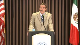 Former Mexican President Vicente Fox was in Peoria to discuss how Mexico and the U.S. will be stronger if they work together. Cronkite News reporter <b>Liz Kotalik</b> looks into how Fox believes the solution resides with the U.S. Congress.