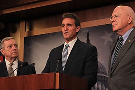 Sen. Jeff Flake, R-Ariz., with Sens. Dick Durbin, D-Ill., left, and Pat Leahy, D-Vt., discusses the bipartisan bill that would lift the long-standing U.S. ban on travel to Cuba. Cronkite News' <b>Sarah Dinell</b> reports.